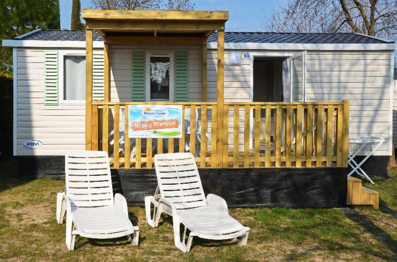 Happy Camp mobile homes in Camping Sènia Cala Canyelles Lloret de Mar Extérieur photo
